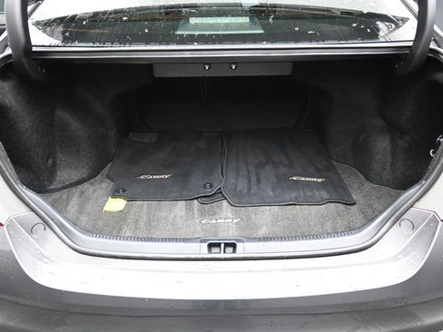 Used 2016 Toyota Camry XLE image 29