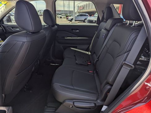 New 2026 Nissan Pathfinder SL w/ Cargo Package FWD image 8