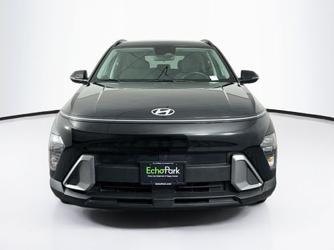 Used 2024 Hyundai Kona SEL FWD image 2