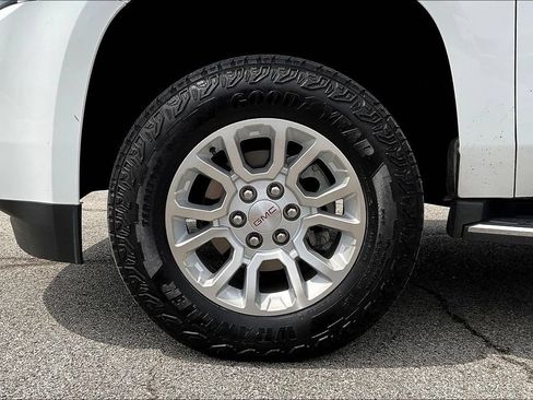 Used 2019 GMC Yukon SLT AWD/4WD image 30