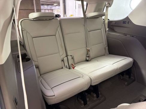 Used 2023 GMC Yukon Denali w/ Advanced Technology Package image 13