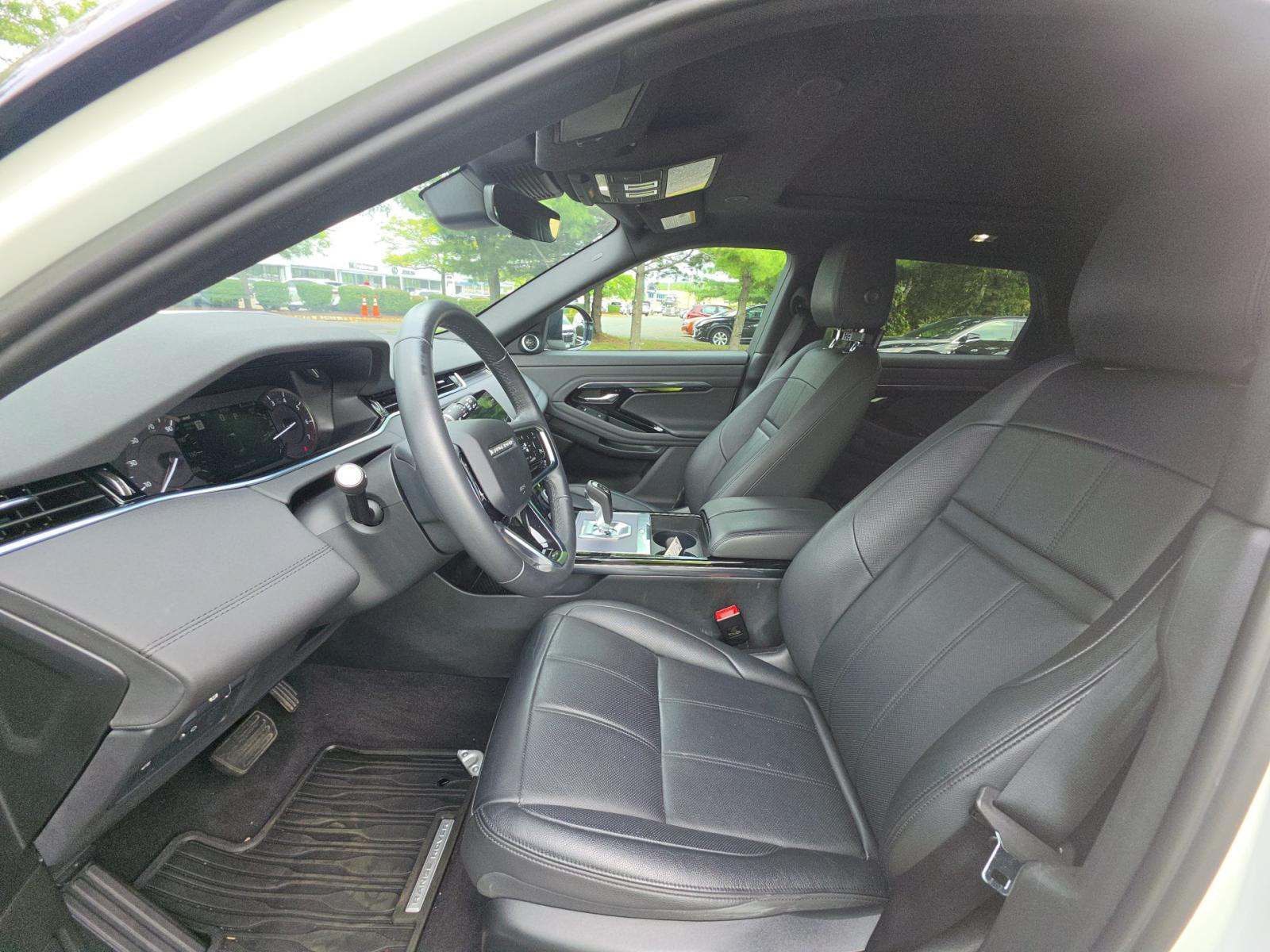 Used 2023 Land Rover Range Rover Evoque SE AWD/4WD image 3