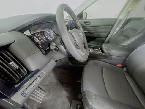 New 2026 Nissan Pathfinder SV image 13