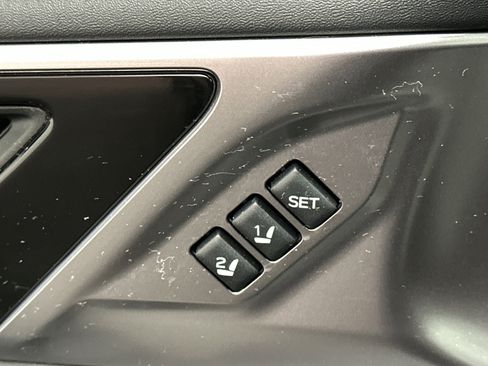 Certified 2025 Subaru Outback Limited image 40