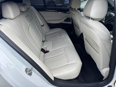 Used 2017 BMW 540i RWD image 15