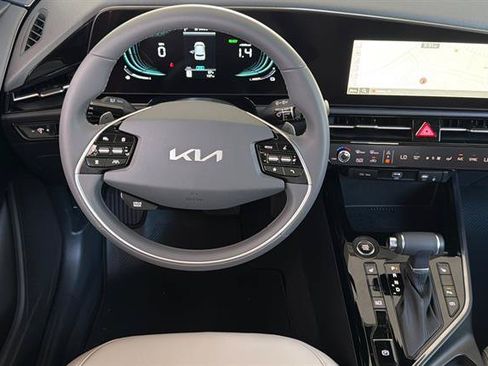 New 2026 Kia Niro EX FWD image 16