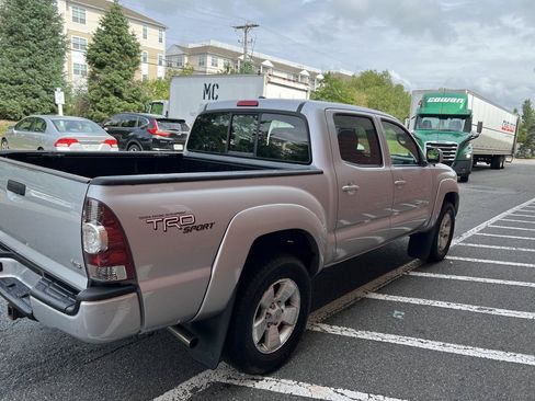 Used 2011 Toyota Tacoma 4x4 Double Cab w/ TRD Sport Pkg image 7