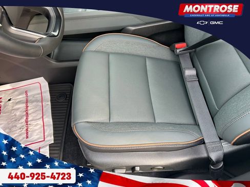 New 2026 GMC Acadia AT4 image 19