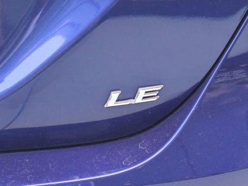 Used 2018 Toyota Camry LE FWD image 13