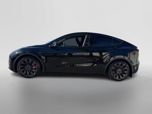 Used 2024 Tesla Model Y Performance image 2