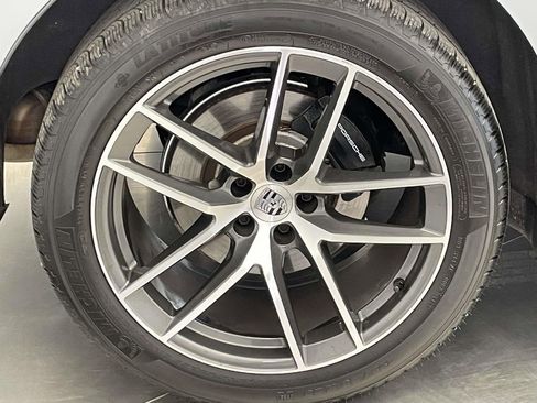 Used 2025 Porsche Macan image 13