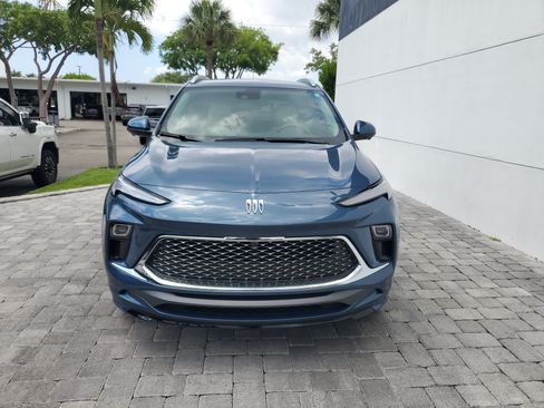 Used 2024 Buick Encore GX Avenir w/ Avenir Technology Package FWD image 2