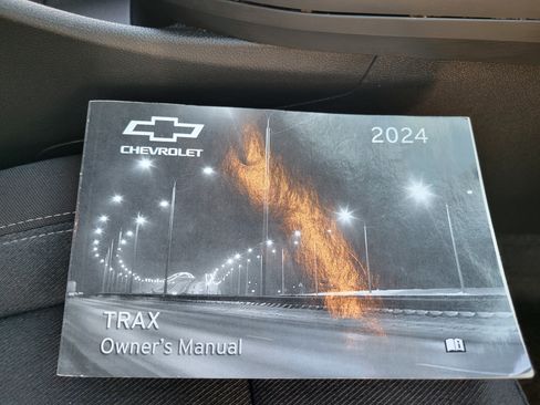 Certified 2024 Chevrolet Trax RS w/ Driver Confidence Package FWD image 44