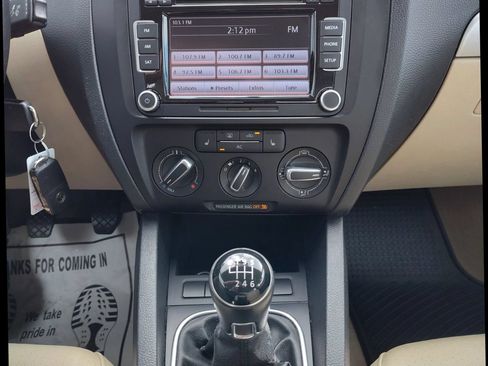 Used 2012 Volkswagen Jetta TDI w/ TDI Appearance Pkg FWD image 12