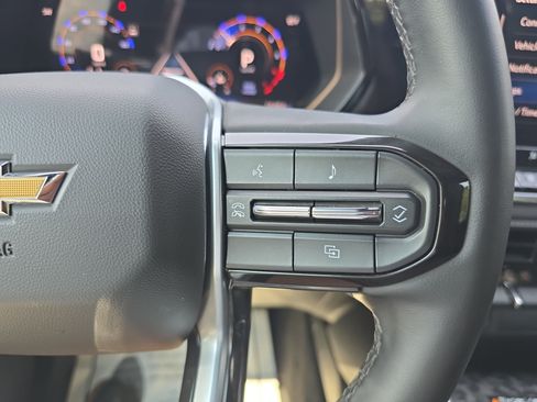 Used 2024 Chevrolet Colorado LT w/ LT Convenience Package II RWD image 18