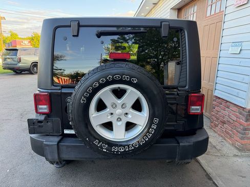 Used 2015 Jeep Wrangler Sport w/ Quick Order Package 24S AWD/4WD image 4