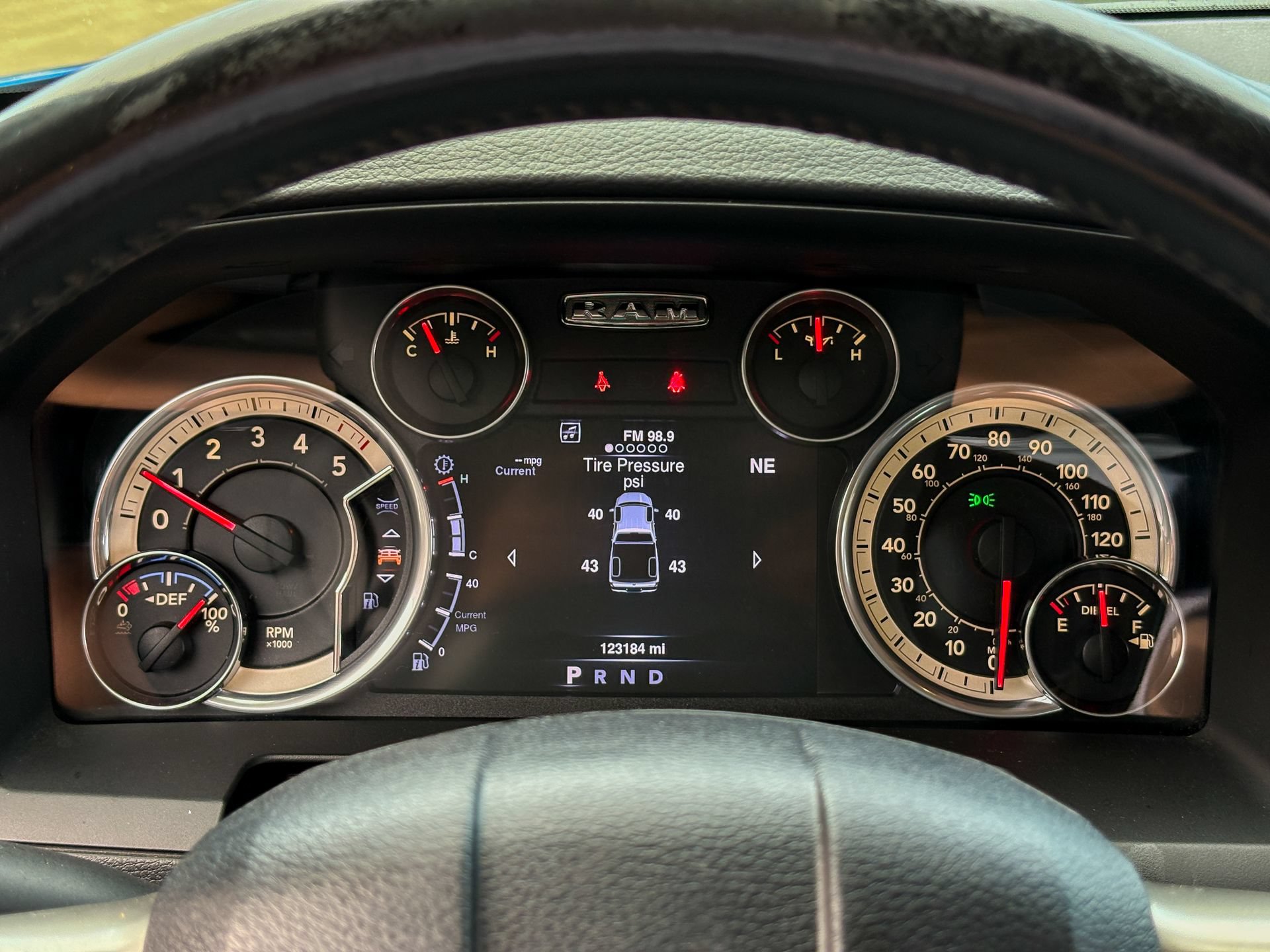 Used 2016 RAM 1500 Laramie w/ Convenience Group AWD/4WD image 19