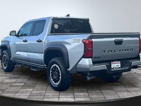Used 2025 Toyota Tacoma TRD Off-Road w/ TRD Off Road Upgrade Package AWD/4WD image 4