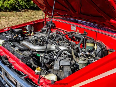 Used 1986 Toyota Pickup 4x4 Regular Cab Turbo image 17