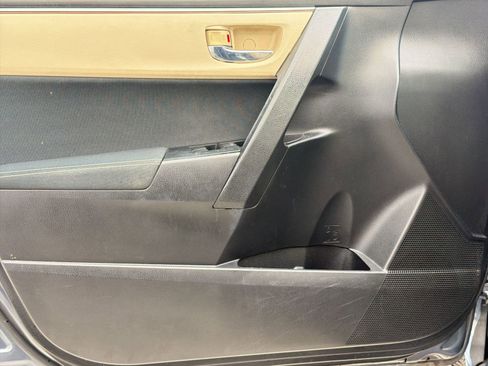 Used 2015 Toyota Corolla LE FWD image 21