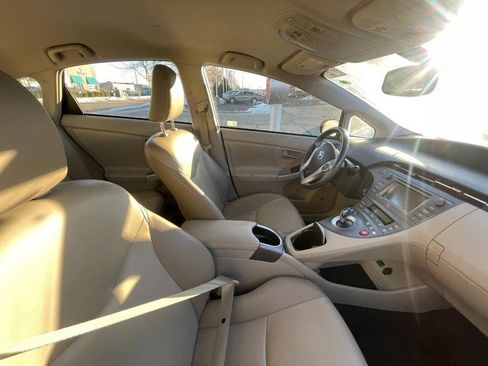 Used 2013 Toyota Prius Four image 3