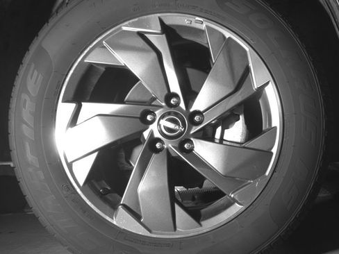 Used 2025 Nissan Rogue SV FWD image 13