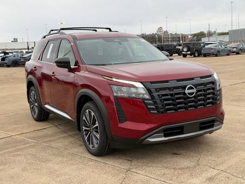 New 2026 Nissan Pathfinder Platinum image 4