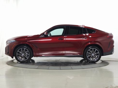 Used 2025 BMW X6 xDrive40i w/ Climate Comfort Package image 2
