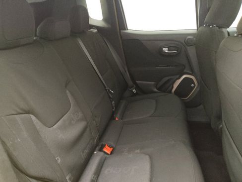 Used 2016 Jeep Renegade Latitude image 19