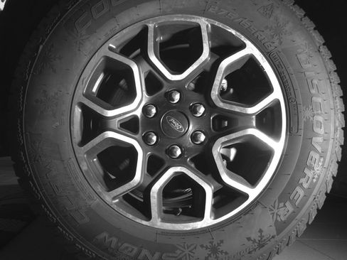 Used 2022 Ford F150 XLT w/ Equipment Group 302A High AWD/4WD image 9