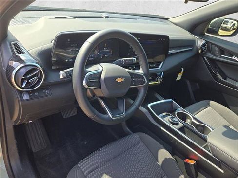 Used 2026 Chevrolet Equinox LT FWD image 10