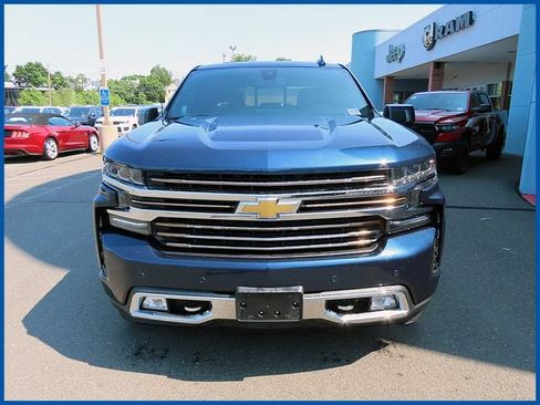 Used 2019 Chevrolet Silverado 1500 High Country w/ Safety Package II AWD/4WD image 3