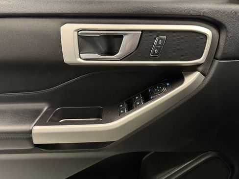 Used 2020 Ford Explorer XLT w/ Comfort Package image 21