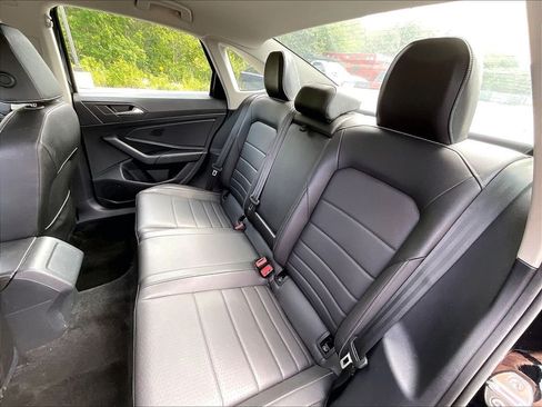 Used 2024 Volkswagen Jetta SE FWD image 14