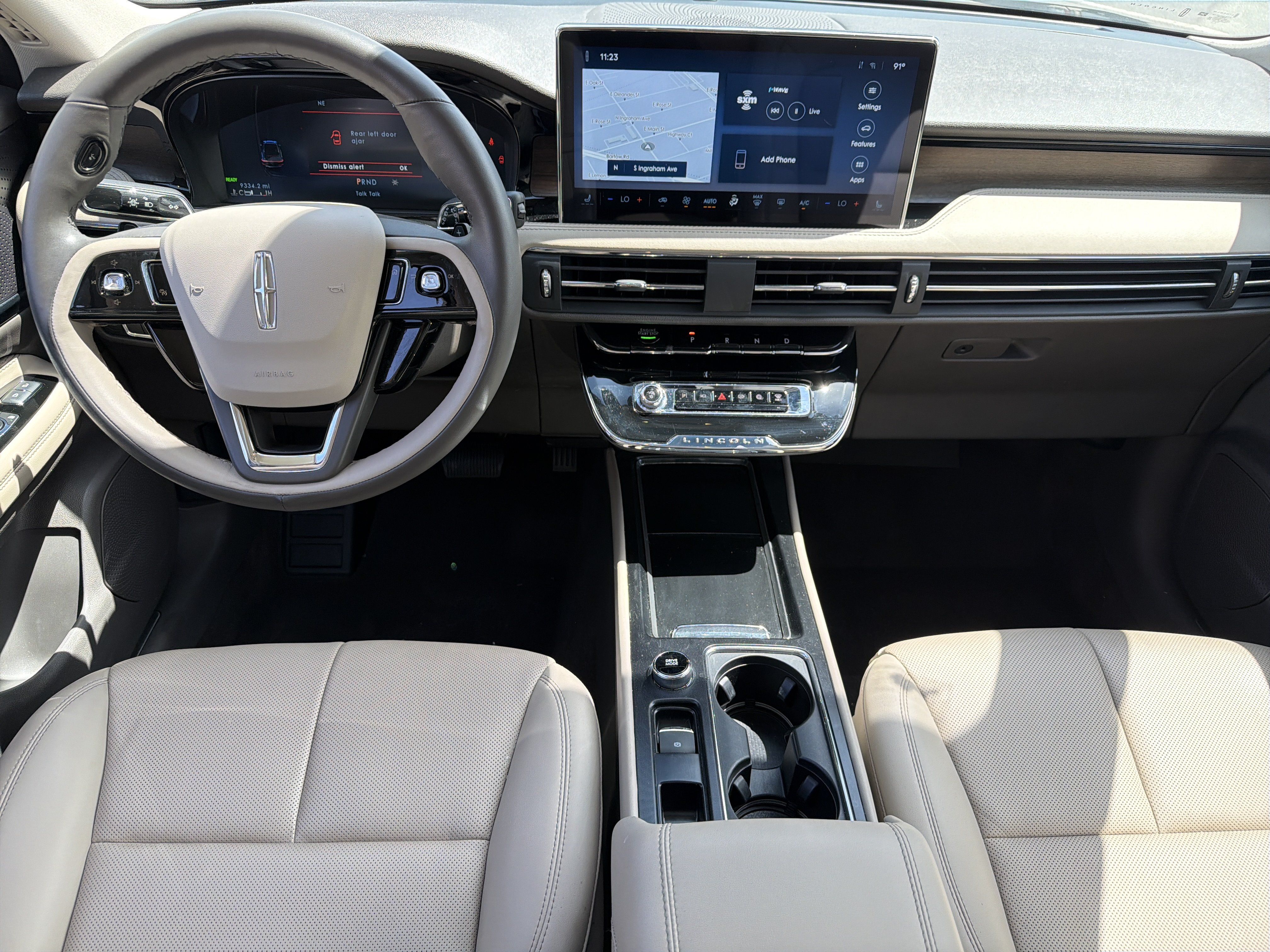 Certified 2024 Lincoln Corsair Grand Touring w/ Rear Removable Package Tray AWD/4WD image 16