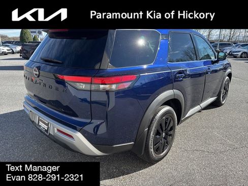 Used 2022 Nissan Pathfinder SL w/ SL Black Package image 6