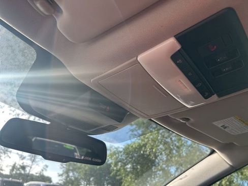 Used 2021 Nissan Rogue SL image 12