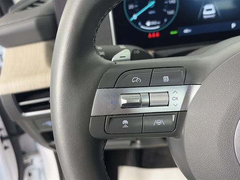 Used 2025 Hyundai Sonata Limited image 30