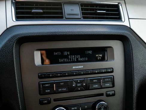 Used 2013 Ford Mustang Premium image 24