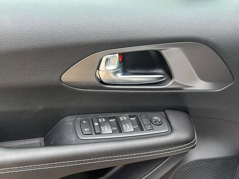 New 2026 Chrysler Voyager LX image 25