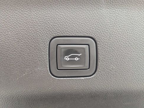 Used 2024 GMC Yukon Denali AWD/4WD image 14
