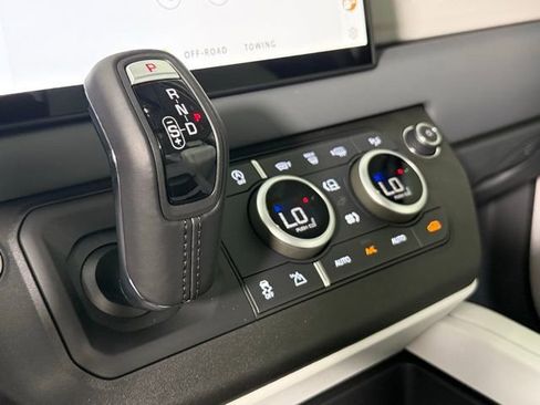 New 2025 Land Rover Defender 110 S image 19