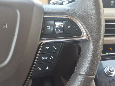 Certified 2023 Lincoln Nautilus AWD w/ Premium Package image 18