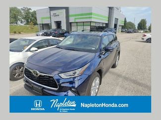 Used 2022 Toyota Highlander Limited AWD/4WD video 1