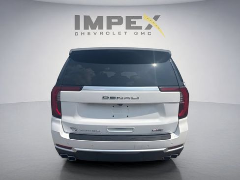 Used 2025 GMC Yukon Denali AWD/4WD image 4