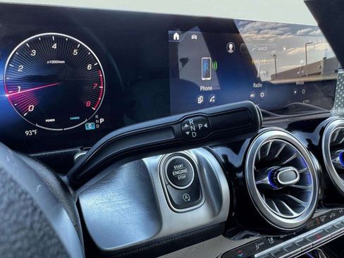 Used 2025 Mercedes-Benz GLB 250 image 22