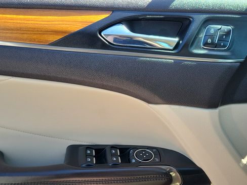 Used 2016 Lincoln MKC Reserve w/ Lincoln MKC Climate Package AWD/4WD image 10