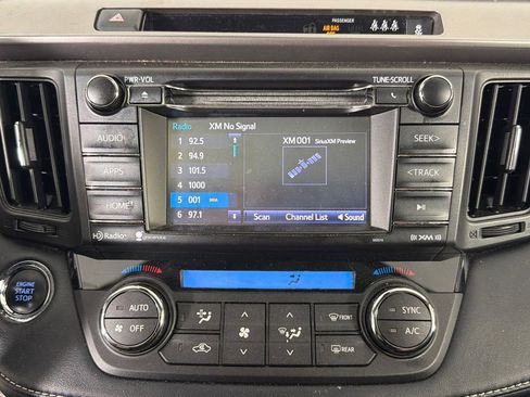 Used 2018 Toyota RAV4 XLE FWD image 30