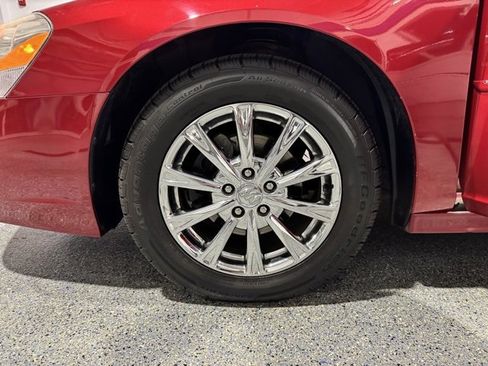 Used 2011 Buick Lucerne CXL image 22