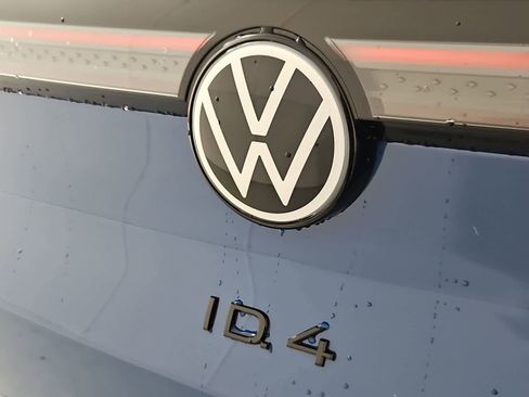 New 2025 Volkswagen ID.4 Pro S image 12